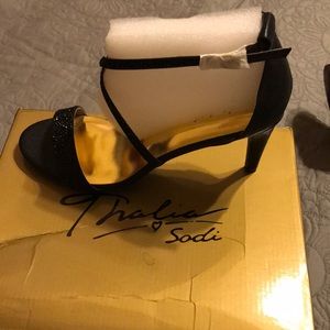 Thalia Sodi heels